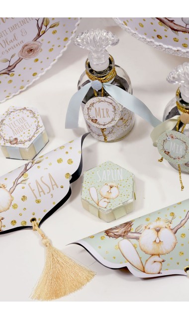 Trusou de botez cu castori, buline gold si ramuri de brad personalizat pentru baieti 2